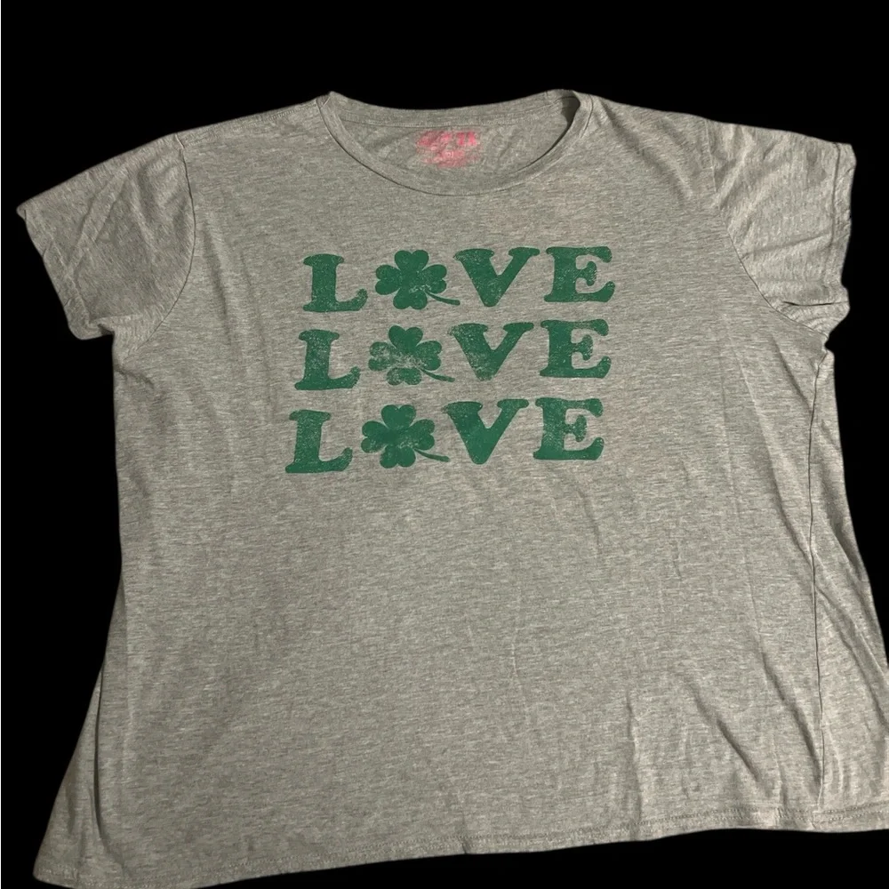 Women’s Crazy Dog St. Patrick’s Day Love Shirt Size 2X - Picture 1 of 3